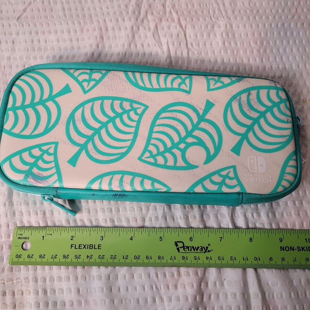 Nintendo Switch Animal Crossing New Horizons Leaf Teal White Travel Case